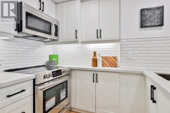 Building Photo - 117 Gerrard St E