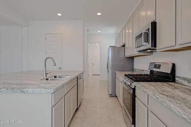 Building Photo - 7671 W Smoketree Dr