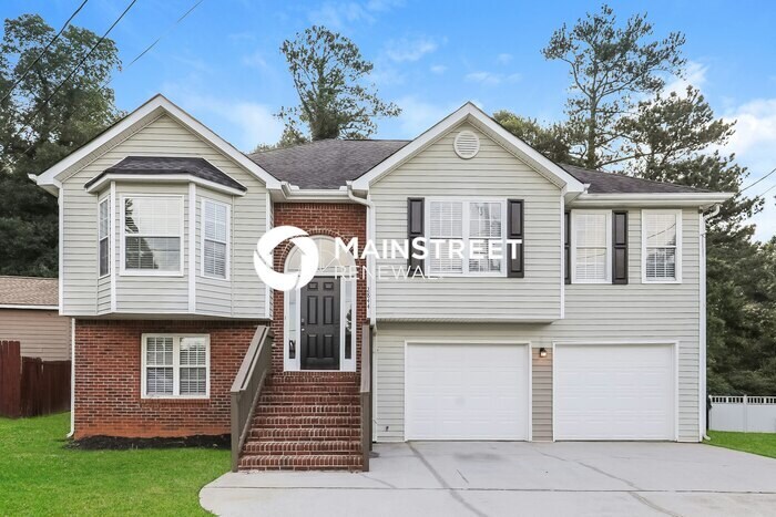5 Bedroom Pet-Friendly Home in ELLENWOOD, GA with Main Street Renewal - 5 Bedroom Pet-Friendly Home in ELLENWOOD, GA with Main Street Renewal