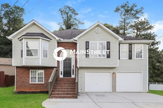 5 Bedroom Pet-Friendly Home in ELLENWOOD, GA with Main Street Renewal - 5 Bedroom Pet-Friendly Home in ELLENWOOD, GA with Main Street Renewal