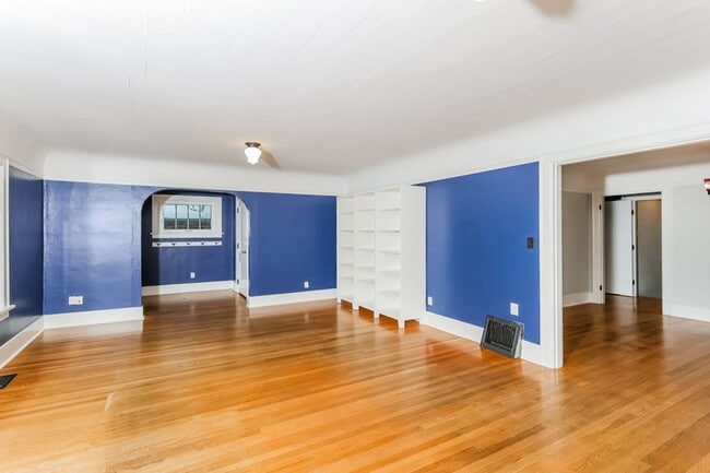 Foto del edificio - Updated Ravenna 4 Bed / 2 Bath Home