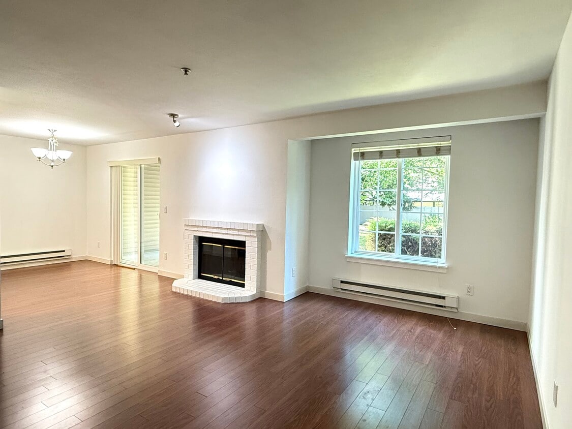 Living and Dining Room - 10619 SE 261st Pl