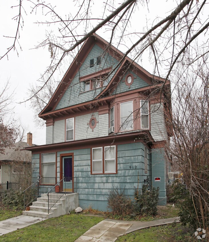 Building Photo - 912 N 10th St