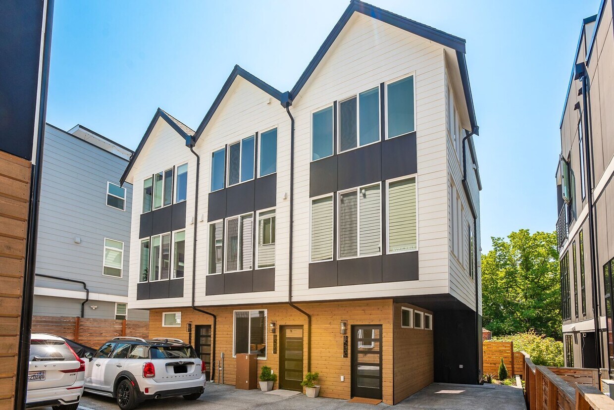 Foto principal - NEW CONSTRUCTION- MOVE- IN READY