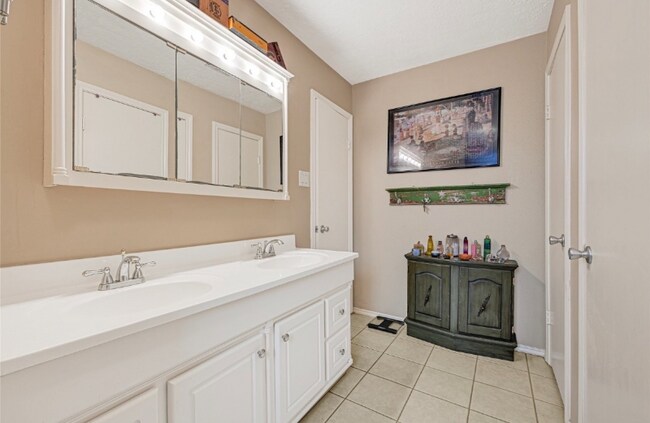 Foto del edificio - 19330 Evening Glen Dr