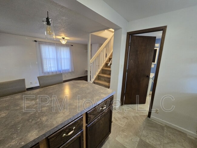Foto del edificio - 430 Stratford Ave