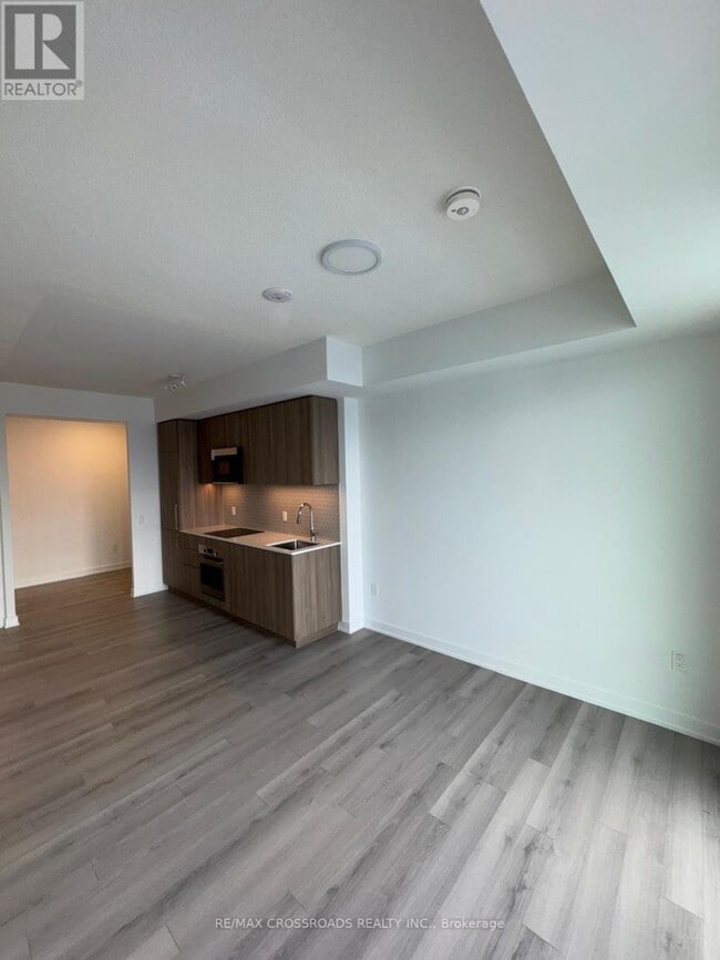 Building Photo - 15 Skyridge Dr