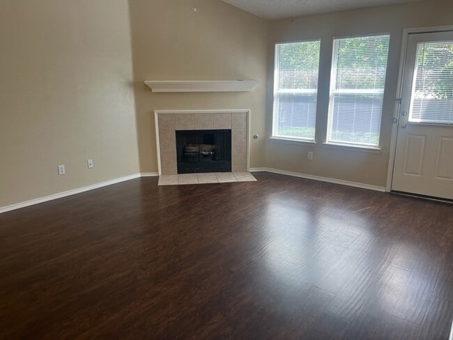 Foto del edificio - Great home in Windmill Farms! 3/2/2 Availa...