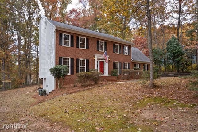 Building Photo - 5 br, 2 bath House - 160 Creekview Trail