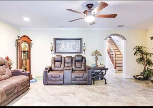 Foto del edificio - Charming 3BR 2.5 bath Townhome in heat of ...