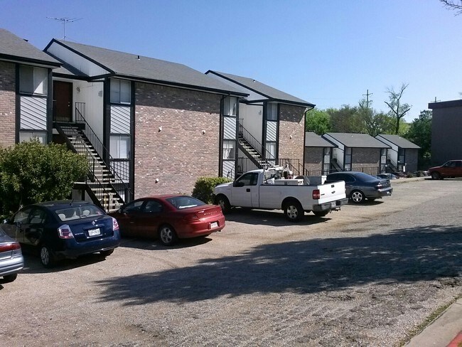 Building Photo - 324 Lake Meadows Dr