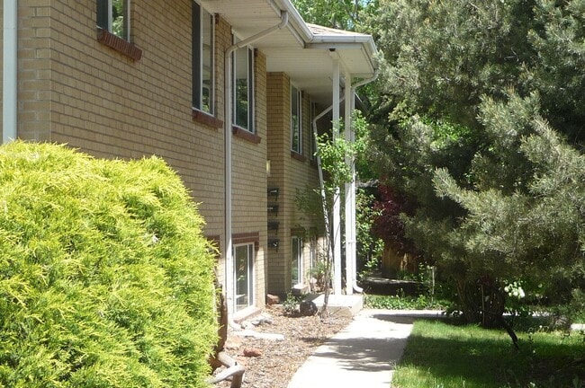 Building Photo - Garden-Level 1 Bed in Downtown Golden – $1...