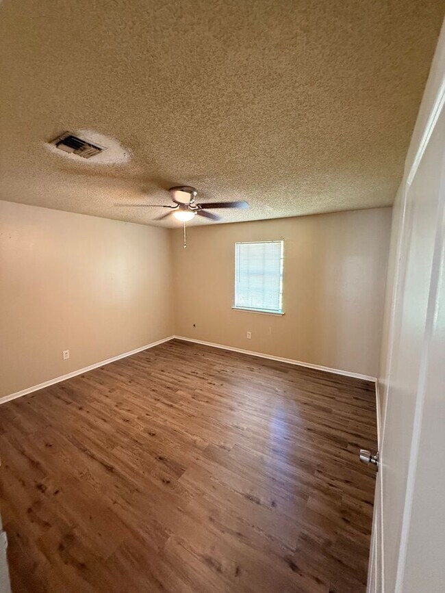 Foto del edificio - 106 Vieux Orleans Cir
