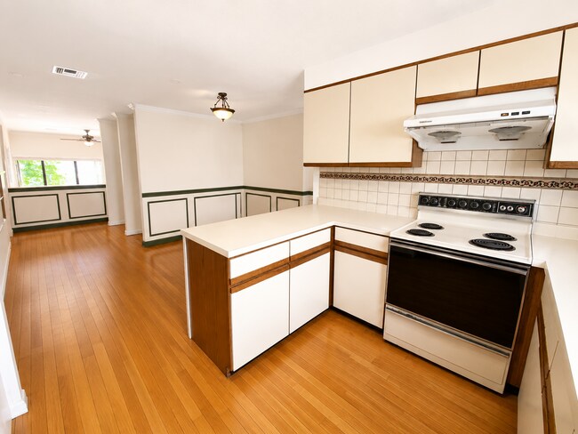 Foto del edificio - 85 Brainerd Rd