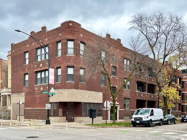 Foto del edificio - 937 N Hoyne Ave
