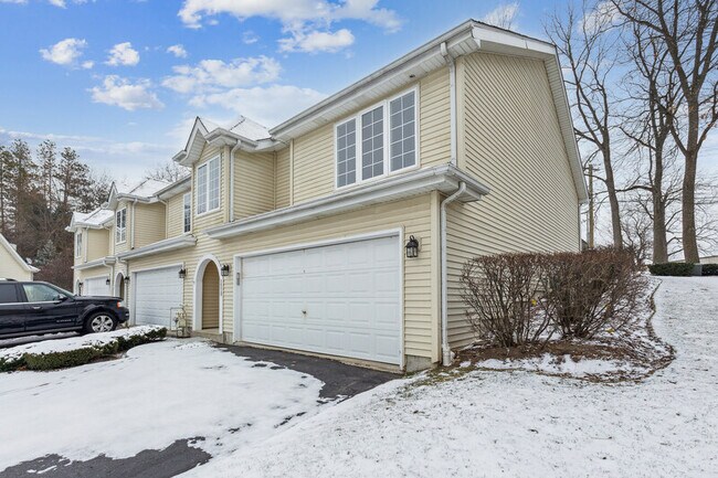 Building Photo - 1518 Golden Oak Dr
