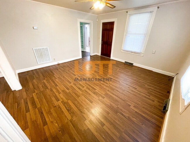 Building Photo - 294 Werts St