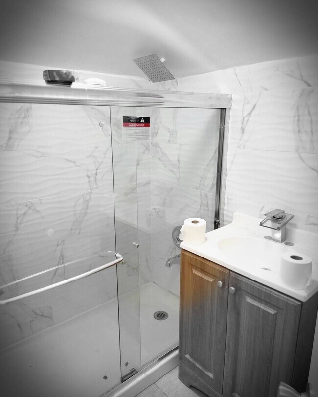 Foto del edificio - 187-47 Ilion Ave