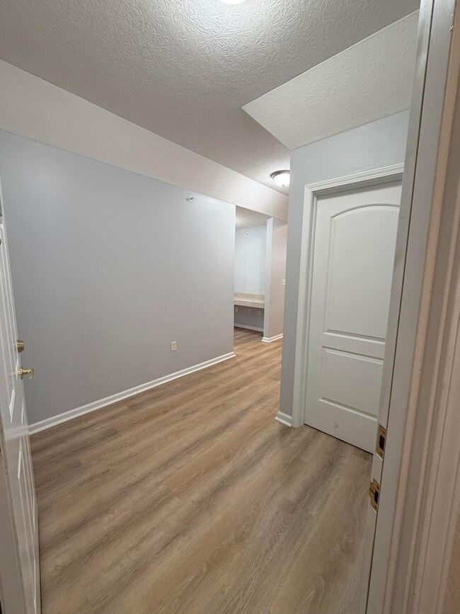 Building Photo - 7774 S Essex Gate Dr