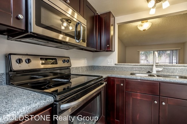 Building Photo - 6310 Newtown Cir