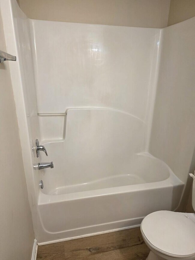 Building Photo - 215 Colser Drive