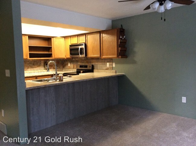 Building Photo - 3 br, 1.5 bath House - 451 E. 8th Ave