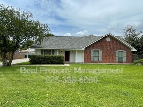 Building Photo - 2422 Riverside Dr