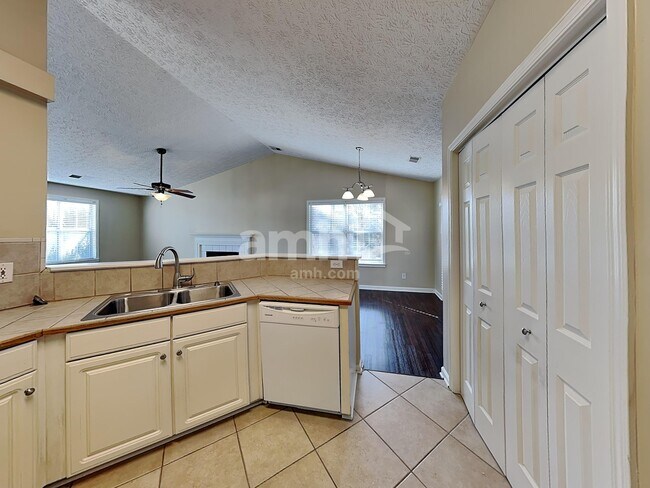 Foto del edificio - 2586 Marleigh Farm Rd NW