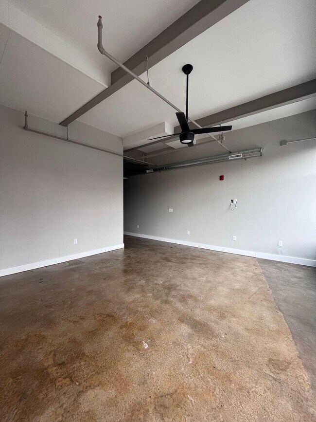 Foto del edificio - 419 Campbell Ave SW