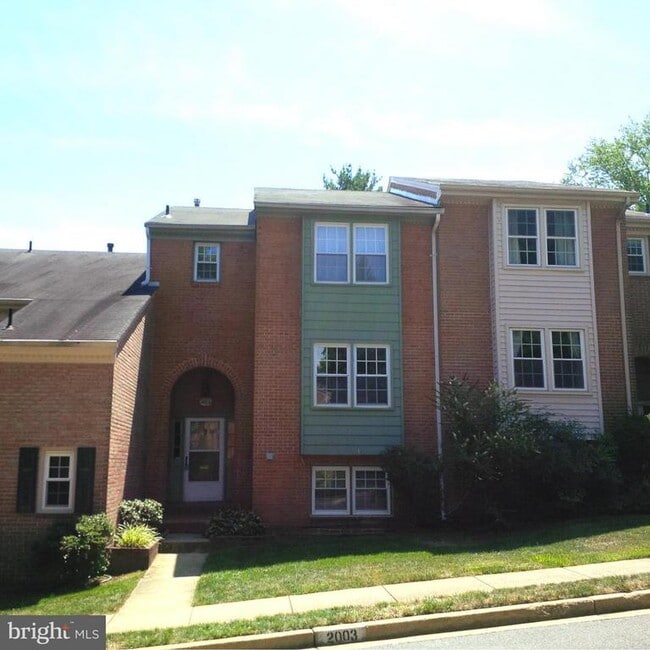 Building Photo - 2003 Hopewood Dr