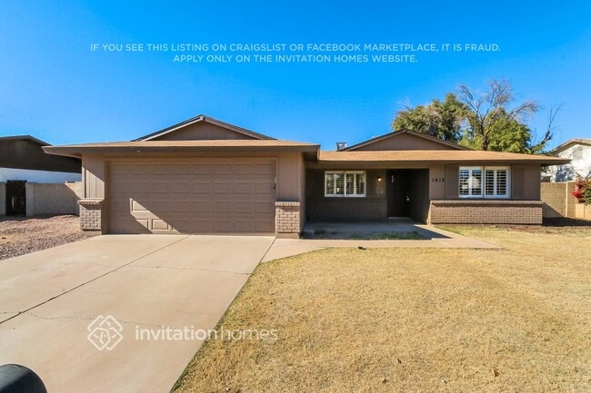 Building Photo - 1418 W Rosal Pl
