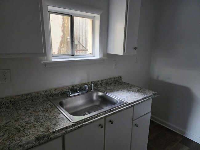 Foto del edificio - 714 Douglas St
