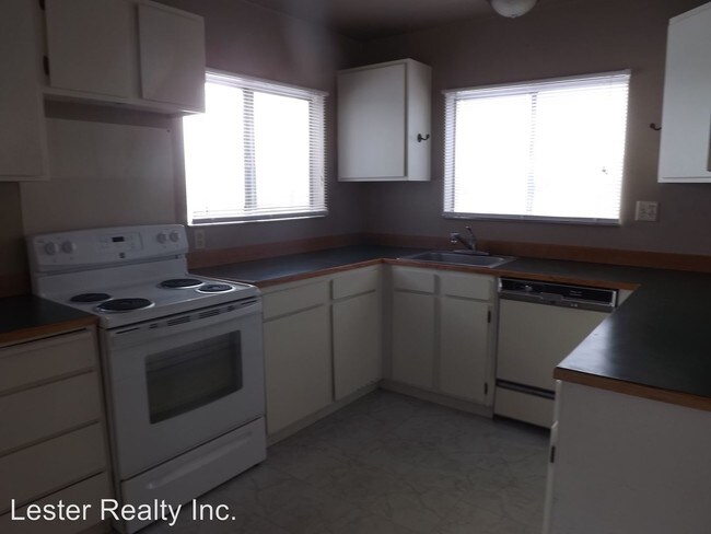 Building Photo - 3 br, 1.5 bath House - 108 Laguna