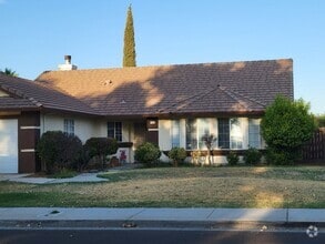 Building Photo - 1812 College Greens Dr