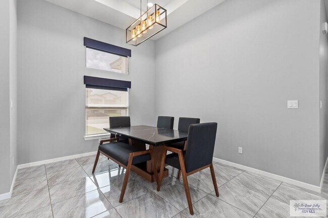 Foto del edificio - 26 N Queen Palm