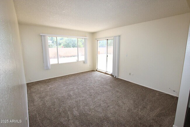 Foto del edificio - 2407 W Dunbar Dr