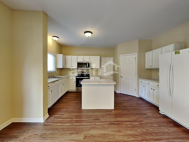 Foto del edificio - 302 Forest Bend Dr