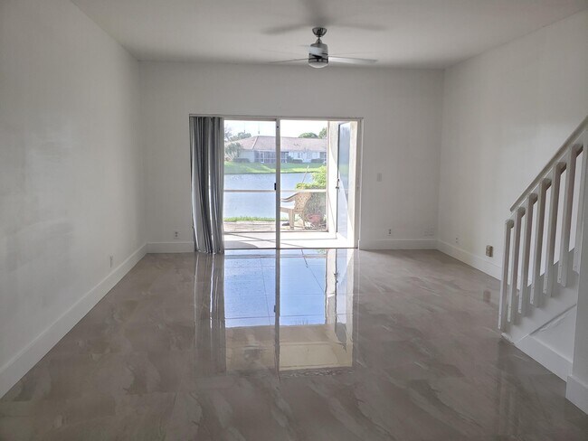 Foto del edificio - 4963 SW 31st Terrace