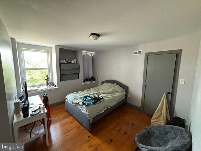 Foto del edificio - 235 E Market St
