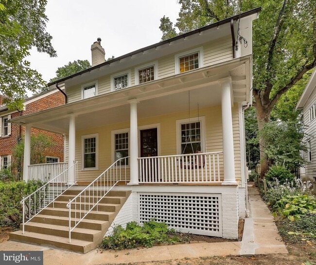 Building Photo - 3236 McKinley St NW