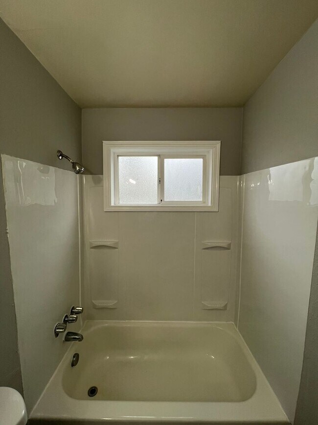 Stark Street Crossing Apartments in Portland, OR