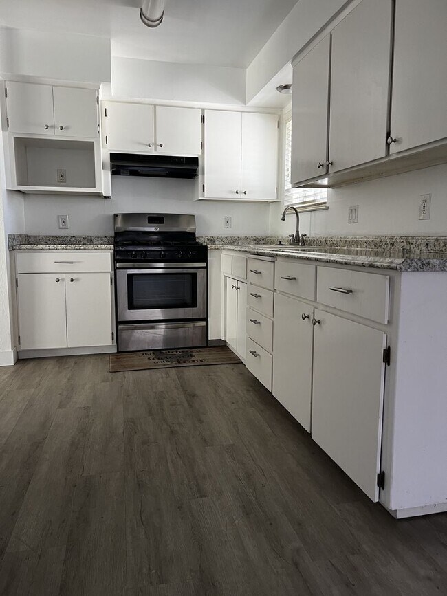 Foto del edificio - 3721 W Howard Ave