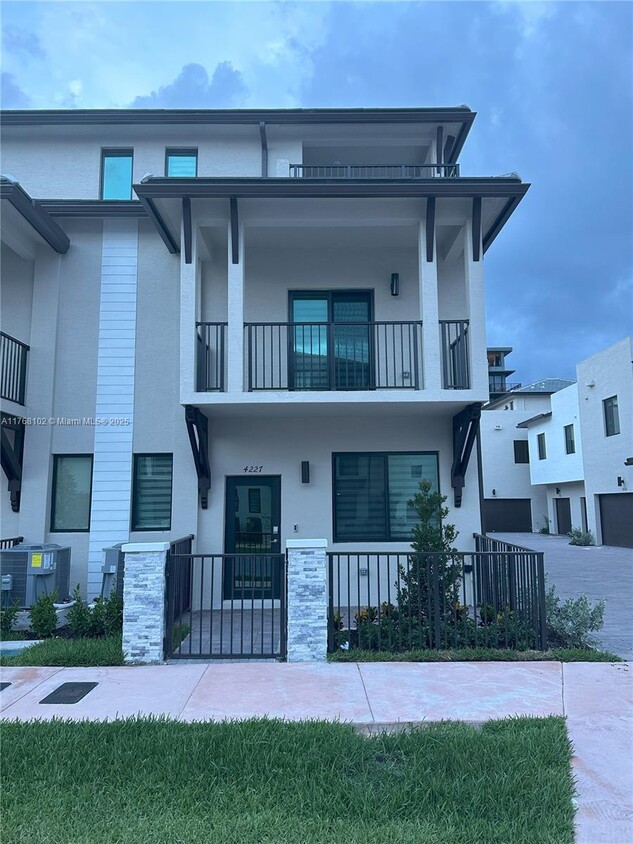 Foto principal - 4227 NW 83rd Path