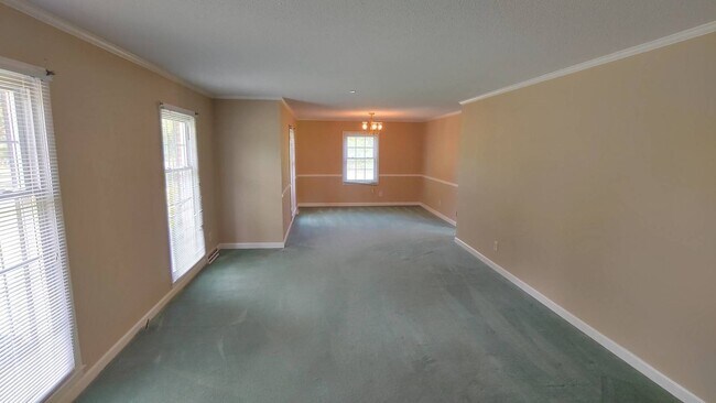 Foto del edificio - 107 Pinewood Dr