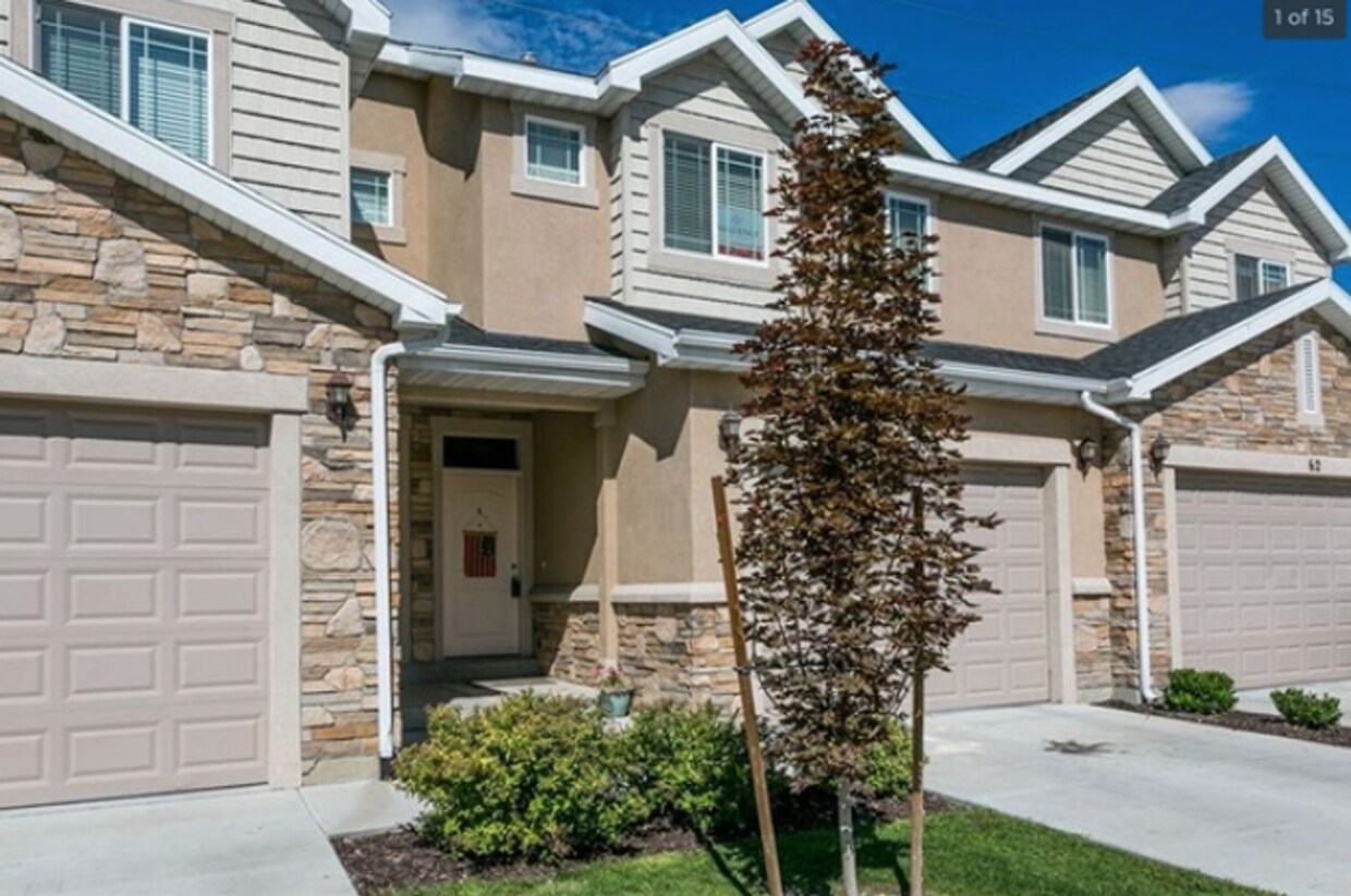 Foto principal - Beautiful 4-Bedroom Townhouse in Gated Com...