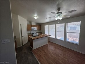 Building Photo - 3560 Estes Park Dr