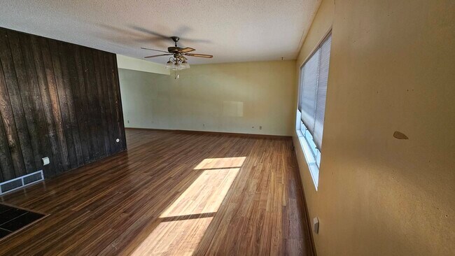 Foto del edificio - 1217 Park Garden Rd