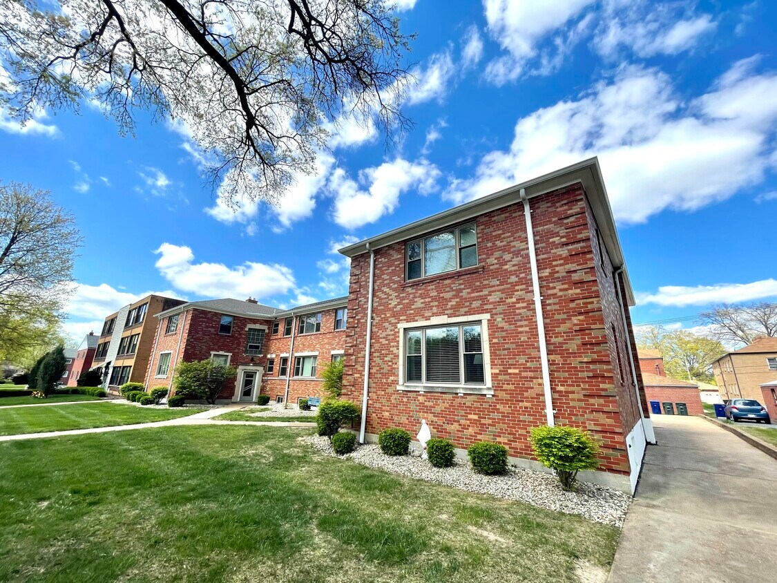 Primary Photo - 5931 Nagel Ave