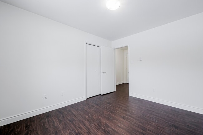 Building Photo - Maplewood Court