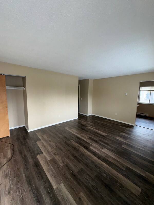 Building Photo - 3408 E Manhattan Blvd